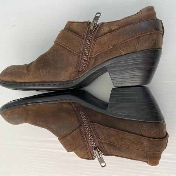 Born Zowy short bootie style shoes with harness strap detail brown size 8.5 - Picture 7 of 10